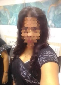 Riya webcam and real meet - escort in Pune Photo 1 of 3