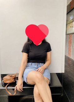 Webcam & sex chat - puta in Ahmedabad Photo 3 of 3