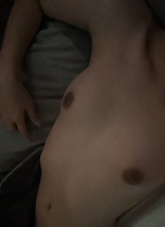 Wedra - Transsexual escort in Bangkok Photo 3 of 6