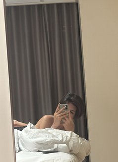 Wedra - Transsexual escort in Bangkok Photo 4 of 6