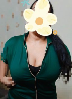 Cam girl - escort in Chennai Photo 1 of 3