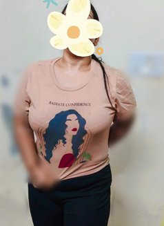 Cam girl - escort in Gurgaon Photo 2 of 4