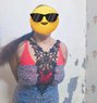 Cam girl - puta in New Delhi Photo 2 of 2