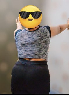 Cam woman - escort in Mumbai Photo 2 of 3