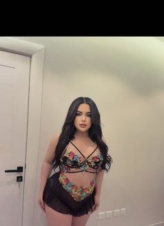 Weena Ladyboy - Masajista in Riyadh Photo 5 of 6