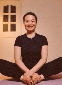 Weiwei - masseuse in Shanghai Photo 2 of 2