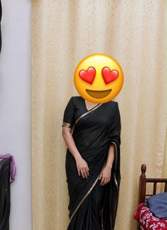 Welcoming Kerala Companion Varsha - puta in Sharjah Photo 2 of 6