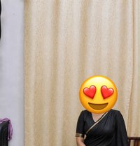 Welcoming Kerala Companion Varsha - puta in Sharjah