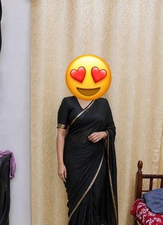 Welcoming Kerala Companion Varsha - puta in Sharjah Photo 5 of 6