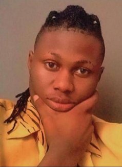 Welo - Male adult performer in Kampala Photo 1 of 1