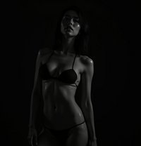 Wendela Wong In Pune (Till 4th Oct 2025) - puta in Pune Photo 1 of 4