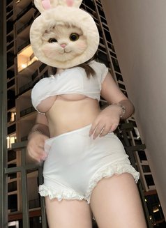 Wendy - escort in Baku Photo 2 of 5