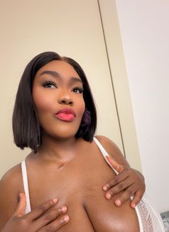 Wendy - escort in Dubai Photo 3 of 4