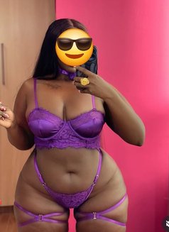 Wendy - escort in Nairobi Photo 2 of 3