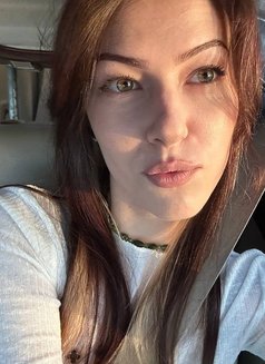 Wendy - escort in Dubai Photo 1 of 10