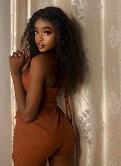 Wendy - escort in Muscat Photo 1 of 1