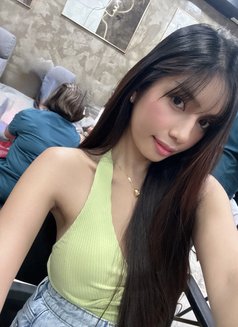 Wendy - escort in Manila Photo 4 of 5