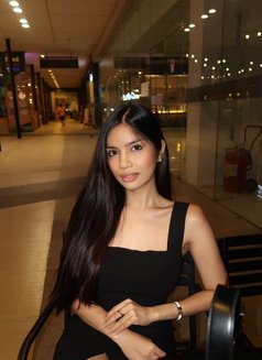 Wendy - escort in Seoul Photo 2 of 6