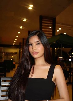 Wendy - escort in Seoul Photo 4 of 6