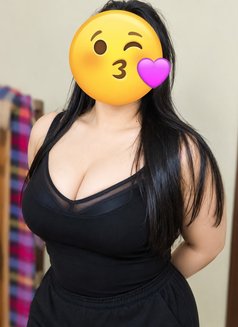 Cam woman - escort in New Delhi Photo 1 of 2