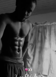 West - Male adult performer in Abuja Photo 3 of 4