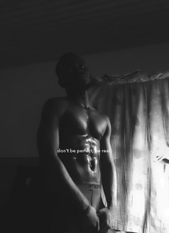 West - Male adult performer in Abuja Photo 4 of 4