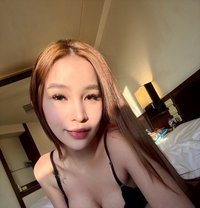 Laura - escort in Makati City