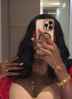 Wet - escort in Dubai Photo 8 of 8