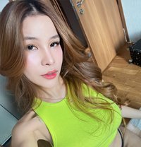 Wet & Young Laura - puta in Kuala Lumpur