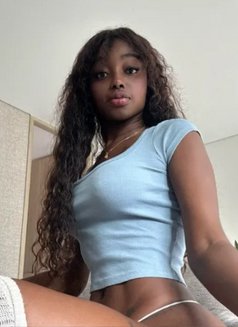 Wet pussy - puta in Noida Photo 1 of 5