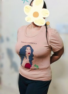 Bhabhi - escort in Mumbai Photo 1 of 2