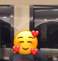 Wetpur - puta in Noida Photo 1 of 3