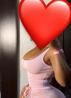 Wetpur - puta in Noida Photo 2 of 4