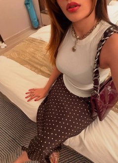 Live 1:1 webcam WhatsApp call - escort in Pune Photo 13 of 16