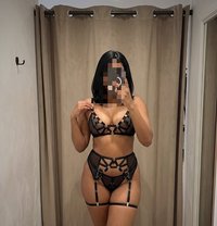 Where luxury meets beautiful company - escort in Colombo Photo 15 of 15
