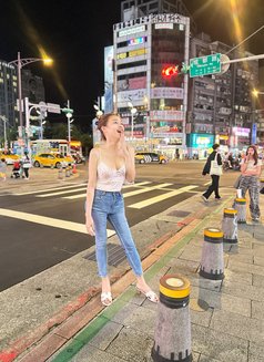 Whisky - escort in Taipei Photo 9 of 12