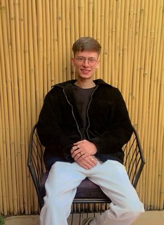 White Dicktop - Male escort in New Delhi Photo 11 of 15