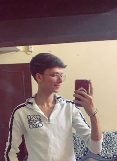 White Dicktop - Male escort in New Delhi Photo 12 of 15