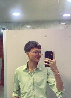 White Dicktop - Male escort in New Delhi Photo 15 of 15