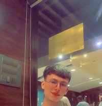 White Dicktop - Acompañantes masculino in New Delhi