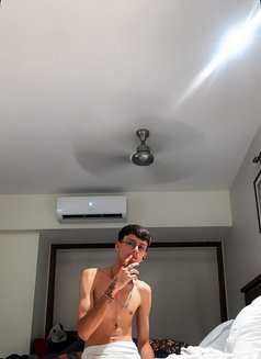 White Dicktop - Male escort in New Delhi Photo 22 of 27