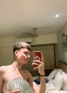 White Dicktop - Male escort in New Delhi Photo 23 of 27
