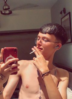 White Dicktop - Male escort in New Delhi Photo 24 of 27