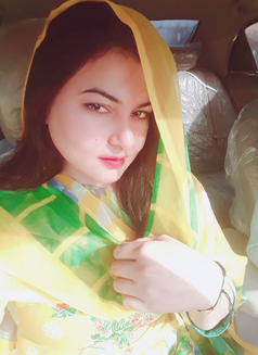 White Indian Girl - escort in Muscat Photo 3 of 9