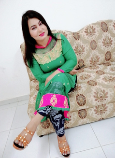White Indian Girl - escort in Muscat Photo 7 of 9