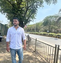 White Knight - Acompañantes masculino in Mumbai