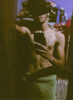 Whiteboy99 - Male escort in Colombo Photo 2 of 3
