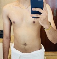 Whiteboy99 - Male escort in Colombo