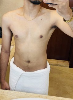 Whiteboy99 - Male escort in Colombo Photo 3 of 3