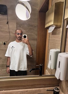 Who - Male escort in Al Manama Photo 2 of 2
